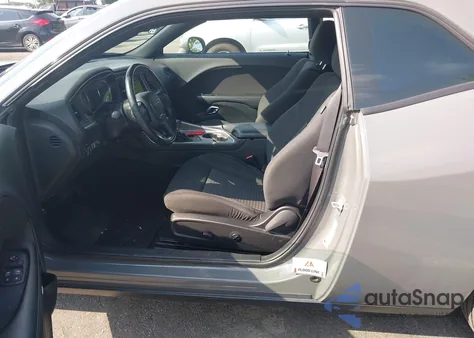 2019 Dodge Challenger Sxt z USA, uszkodzony, nr VIN 2C3CDZGG3KH705371